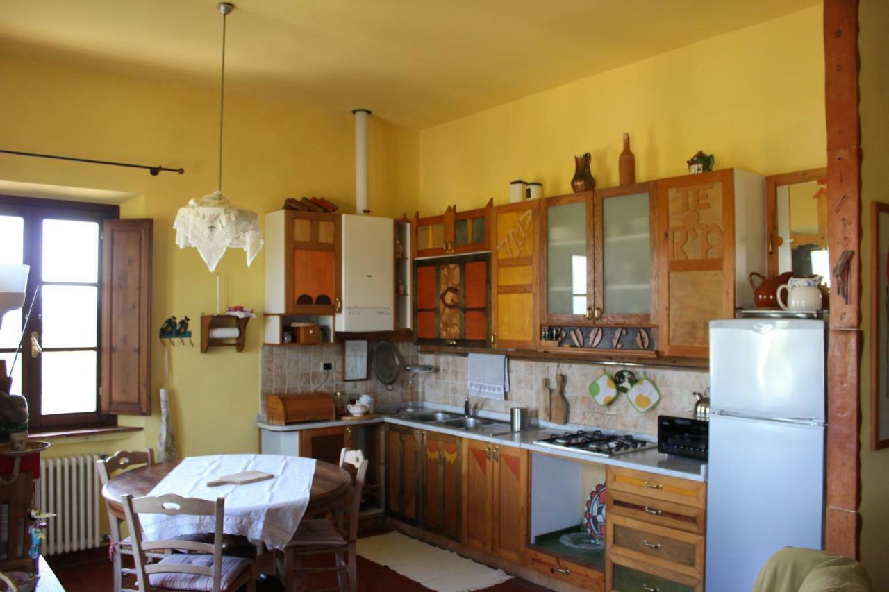 Bio Agriturismo Podere Pretoia Сан-Джиминьяно Экстерьер фото